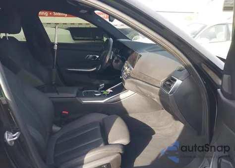 2021 BMW 330I z USA, uszkodzony, nr VIN 3MW5R1J00M8B53566